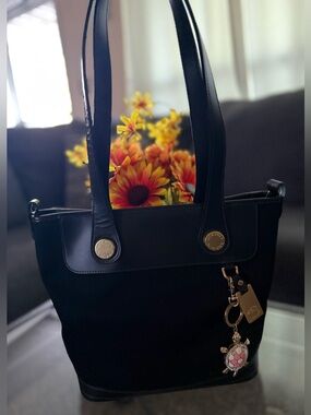 vintage Dooney & Bourke Cabriolet